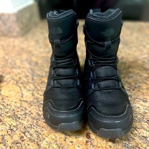 Youth The North Face snow boots and rain boot waterproof